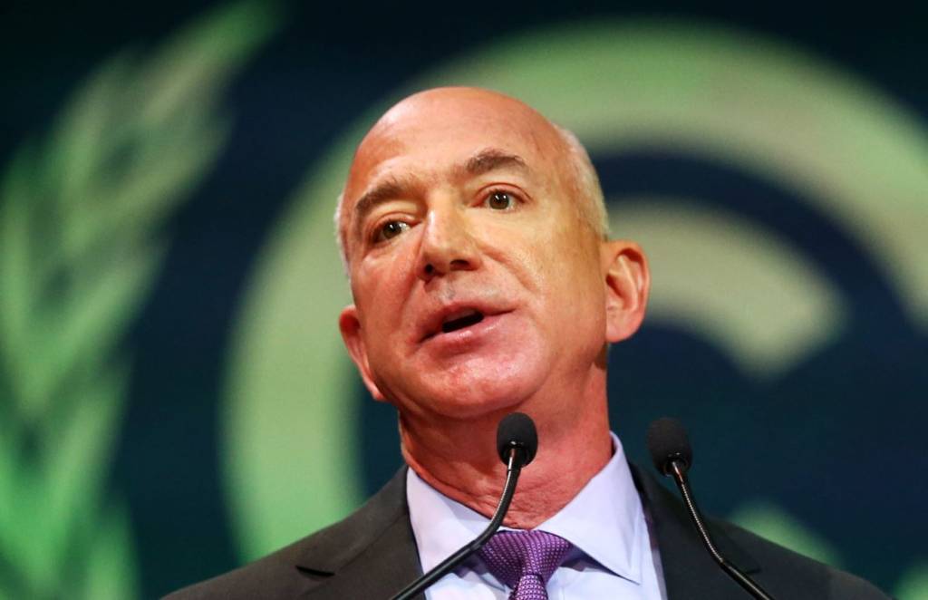 Amazon to Cut 14,000 Corporate Jobs as AI Investment Grows