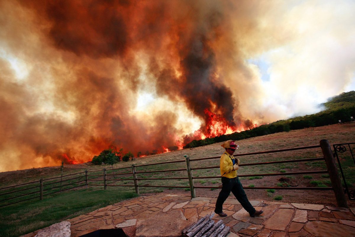 Second Largest Texas Wildfires in History: Blaze Expands to 500,000 Acres (Video)
