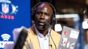 United Airlines Apologizes to Terrell Davis After Flight Incident