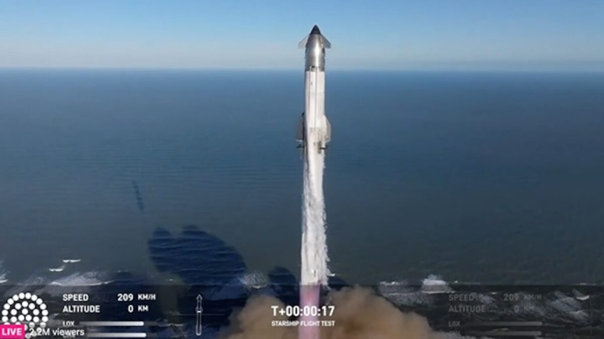 SpaceX Starship Breaks Apart During Test Flight Over Gulf of Mexico