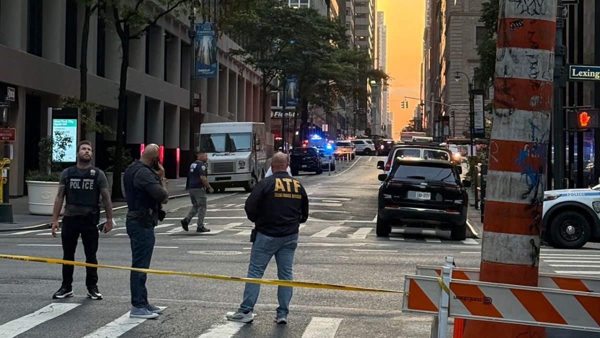 Gunman Kills Four in Manhattan Office Tower Shooting