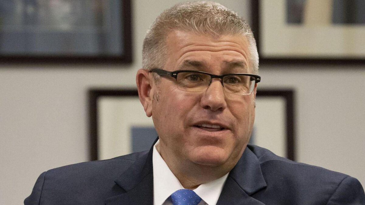 Darren Bailey Mourns Loss of Son, Daughter-in-Law and Grandchildren in Helicopter Crash