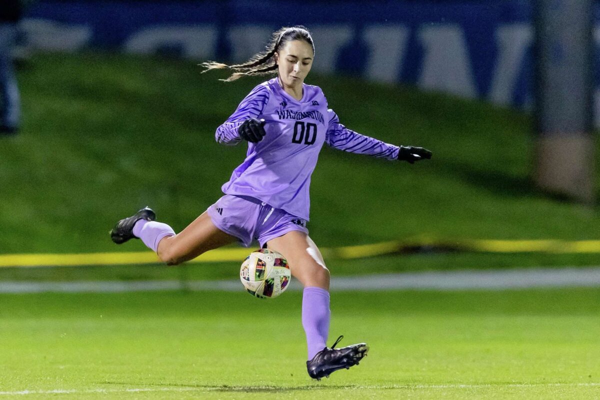 Washington Goalkeeper Mia Hamant Dies at 21 After Battle with Kidney Cancer